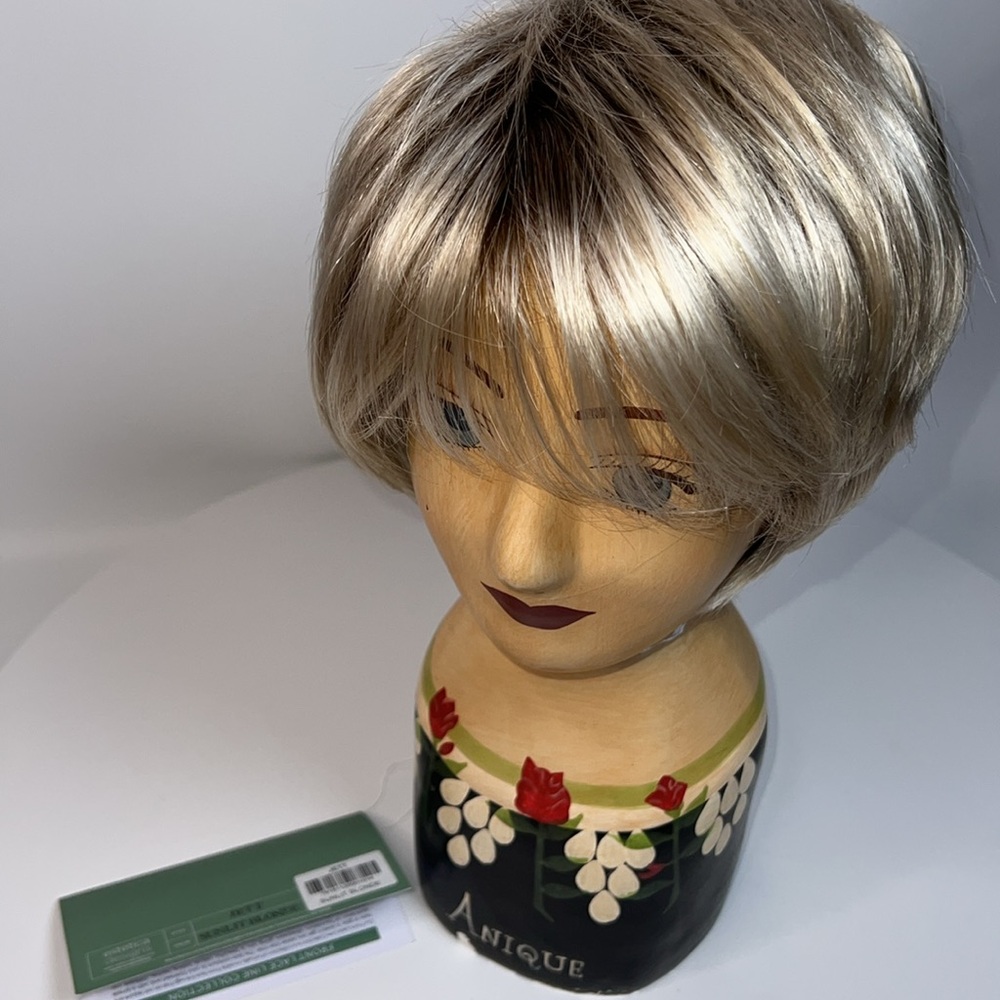 NWT ESTETICA DESIGNS JETT FRONT LACE LINE WIG SHORT HAIR IN SUNLIT BLONDE - Picture 6 of 17
